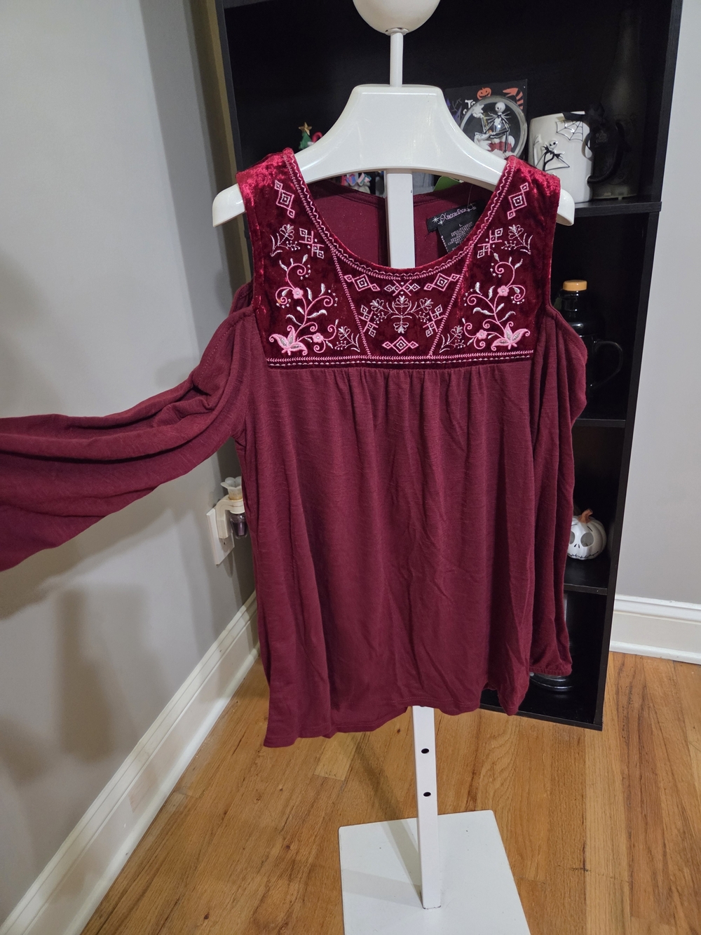 Xtraordinary Burgundy Embroidered Cold-Shoulder Tunic